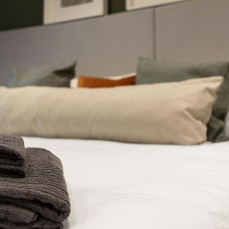 Luxe Courtyard Apartment For 4 Near Exeter City Centre Zewnętrze zdjęcie