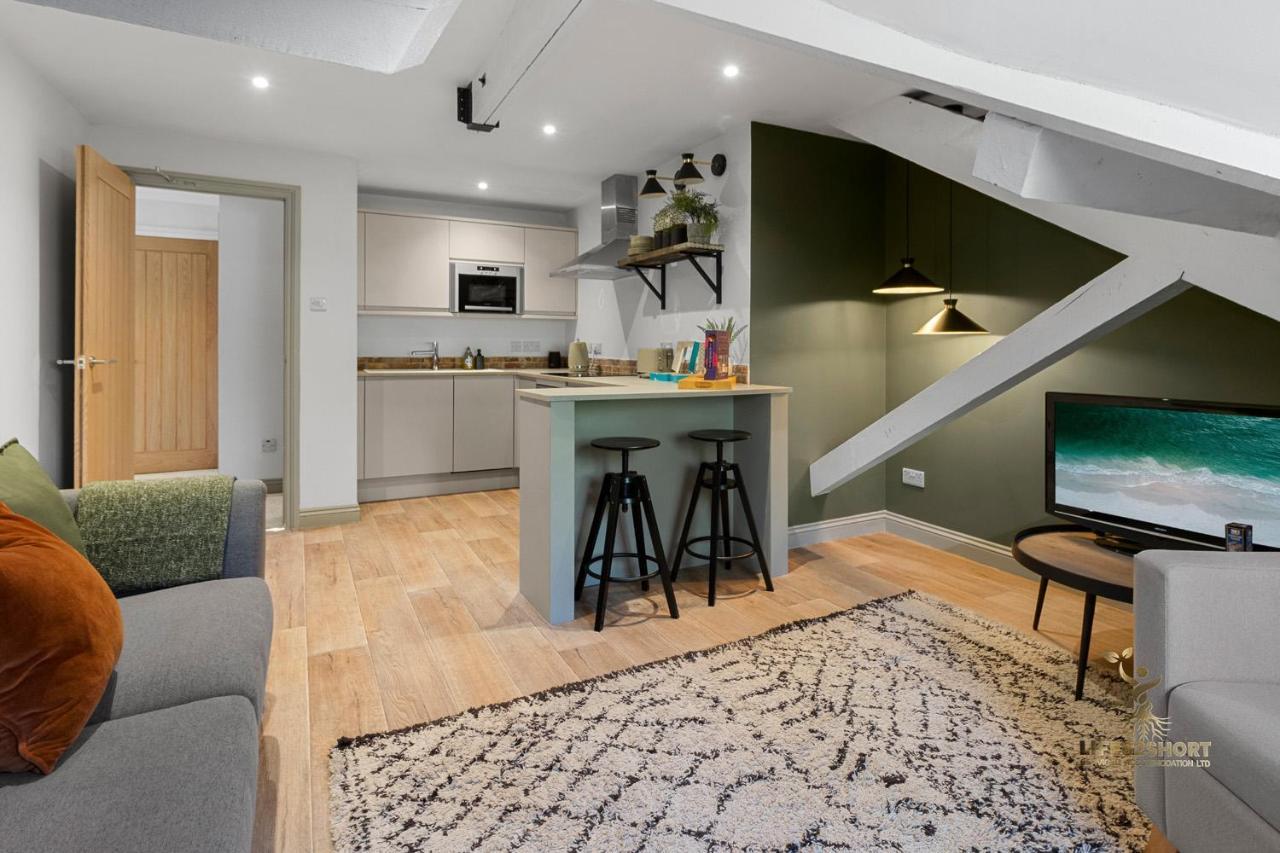 Luxe Courtyard Apartment For 4 Near Exeter City Centre Zewnętrze zdjęcie