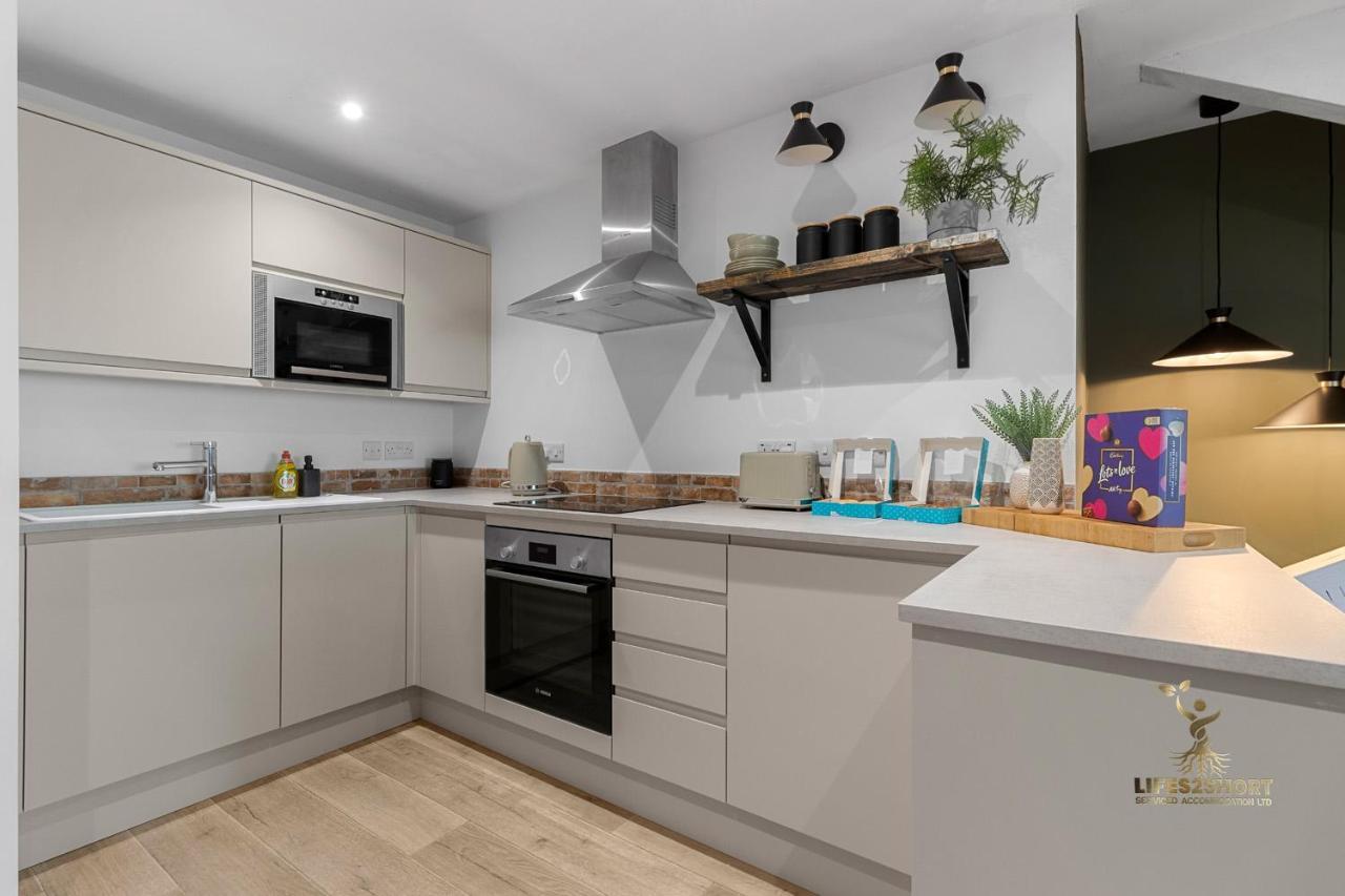 Luxe Courtyard Apartment For 4 Near Exeter City Centre Zewnętrze zdjęcie